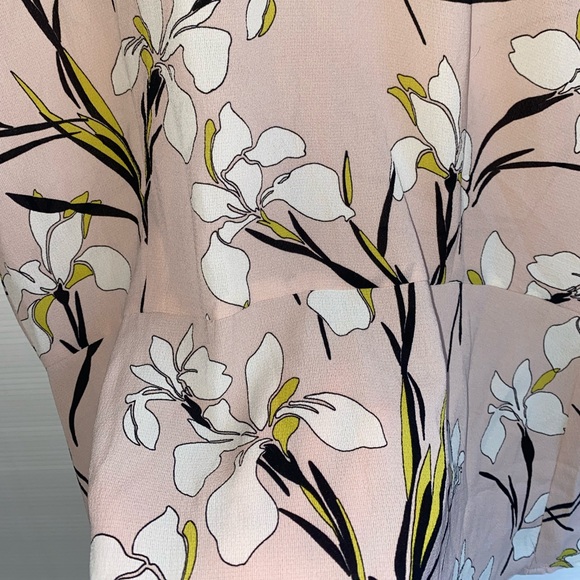 Veronika Maine Womens Pale Blush Floral Short Sleeved Blouse Workwear Size 12 - Picture 5 of 15